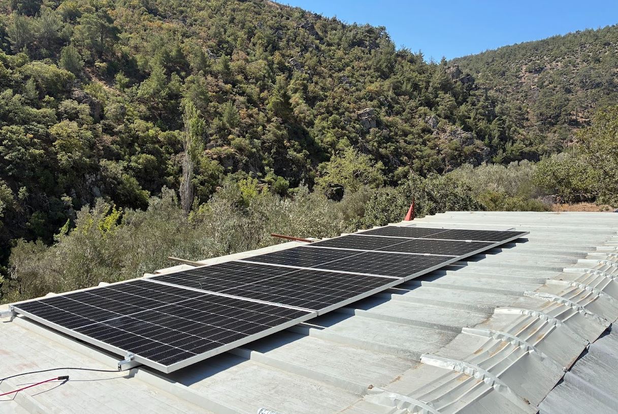 Örselli Köyü’nde 3 HP Solar Sulama Sistemi – 30 Metre Derinlikten Güneşle Su Çözümü