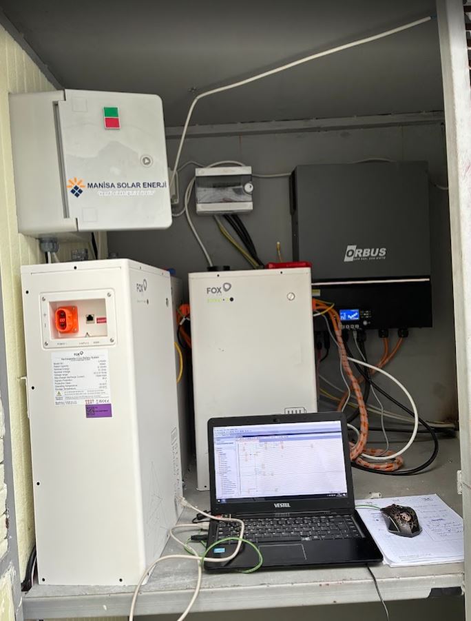 Yakaköy’de Solar + Jeneratör Akıllı Entegrasyon – %40 SOC Otomatik Devreye Alma