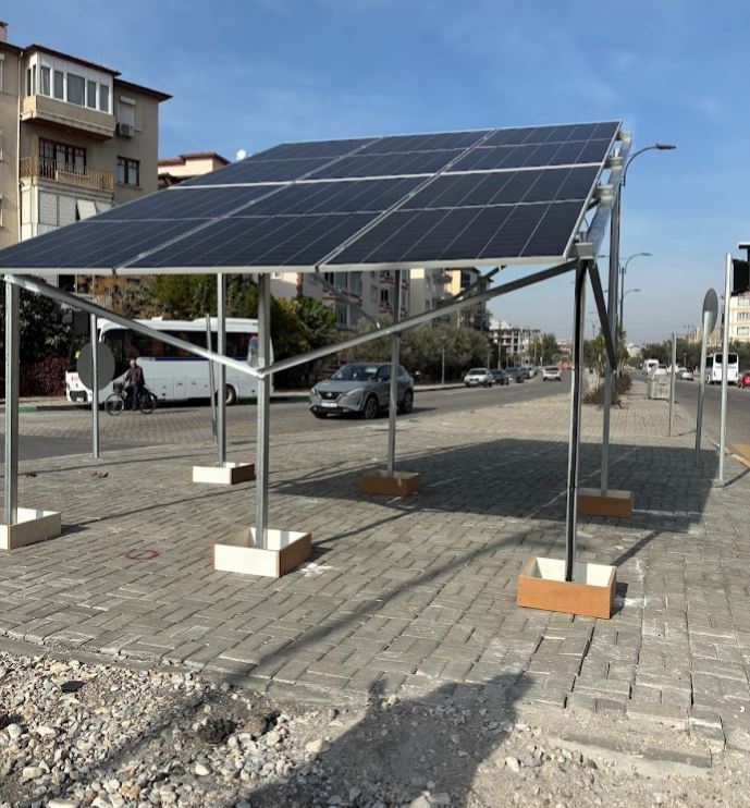 Akhisar Hilal Kavşağı’nda Kesintisiz Enerji Sistemi – Trafik Işıkları İçin Yedek Güç Çözümü