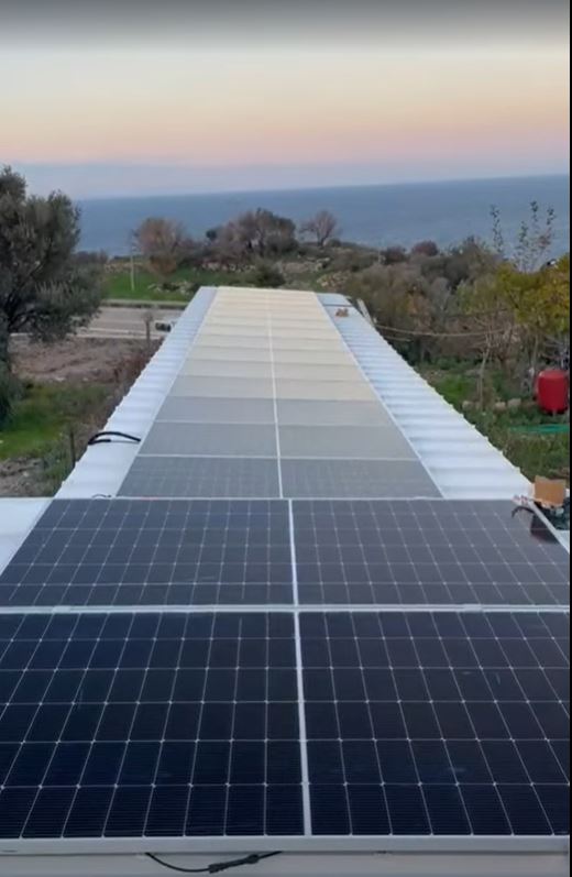 Mordoğan’da 9.76 kW Trifaze Hibrit GES – Kesintilere Karşı 10 kWh Depolama Çözümü